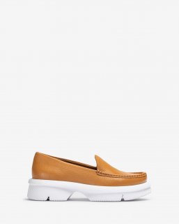 Unisa Mujer Mocasín con suela track - Marrón