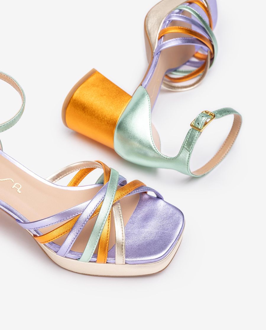 Unisa Mujer Sandalia de tiras metalizadas - Multicolor