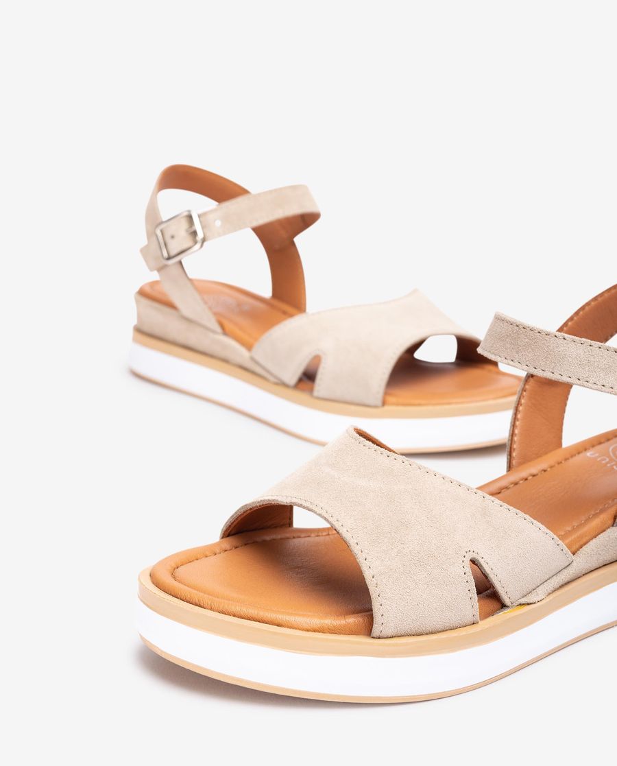 Unisa Mujer Sandalia con planta acolchada - Beige