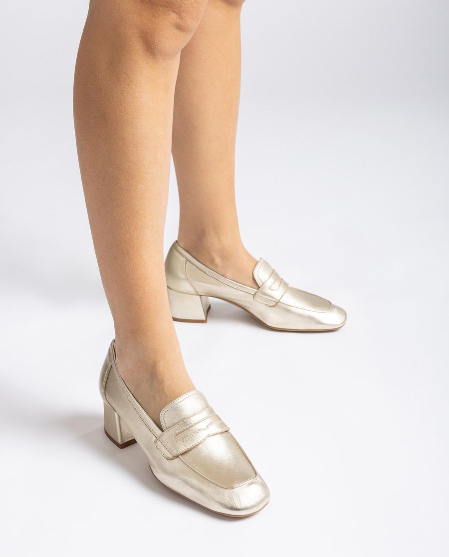 Unisa Mujer Mocasín metalizado sin forro - Oro