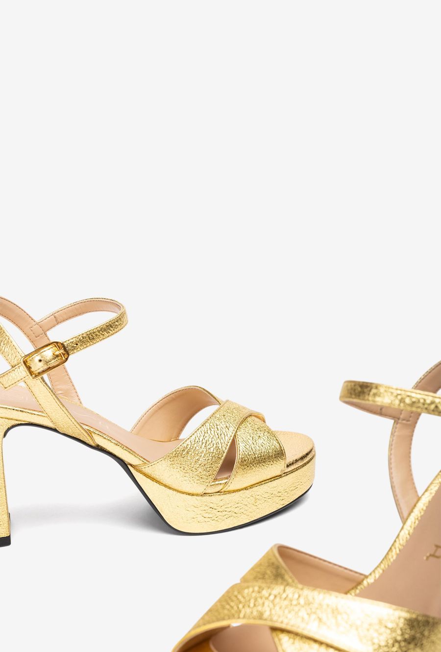 Unisa Mujer Sandalia con tacón y plataforma - Oro