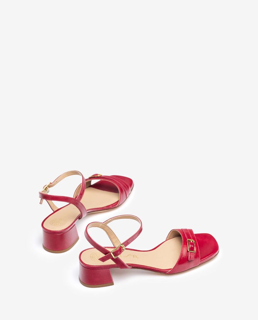 Unisa Mujer Sandalia con adorno de hebilla - Rojo