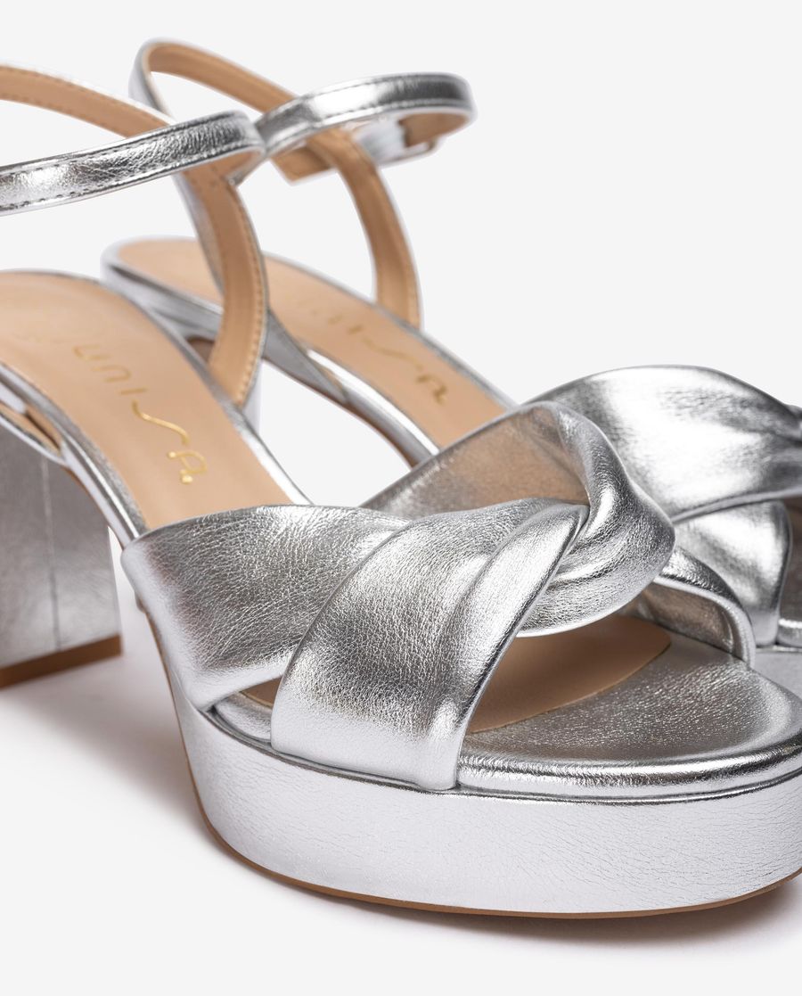 Unisa Mujer Sandalia con tiras anchas cruzadas - Plata