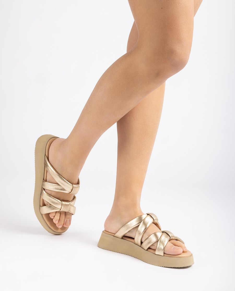 Unisa Mujer Sandalia con tiras acolchadas - Oro