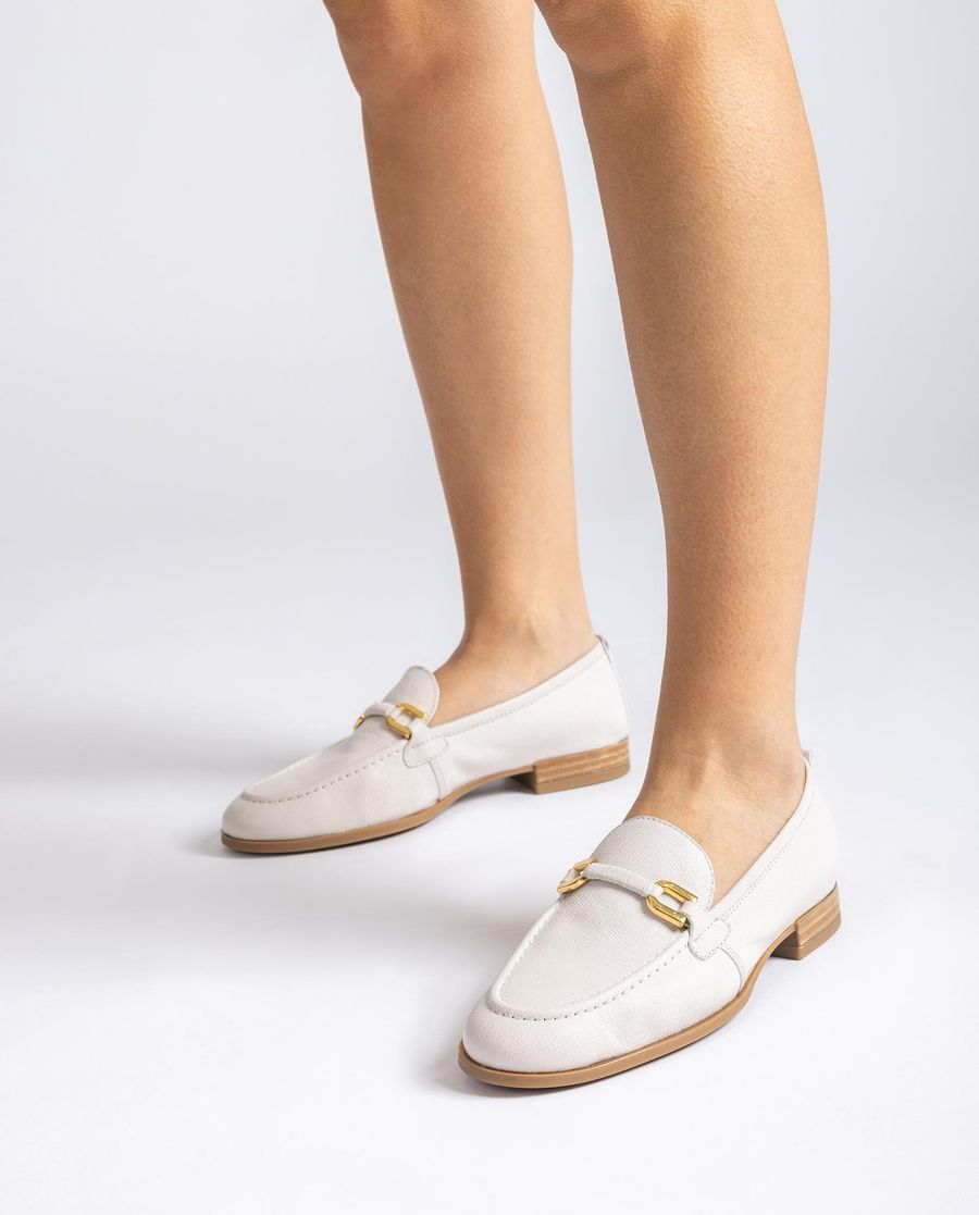 Unisa Mujer Mocasín con adorno de piel al tono - Blanco