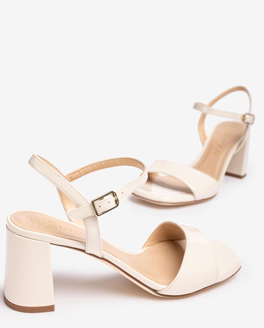 Unisa Mujer Sandalia de charol - Blanco
