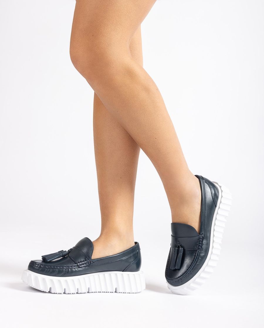 Unisa Mujer Mocasín con suela track y borlas - Azul