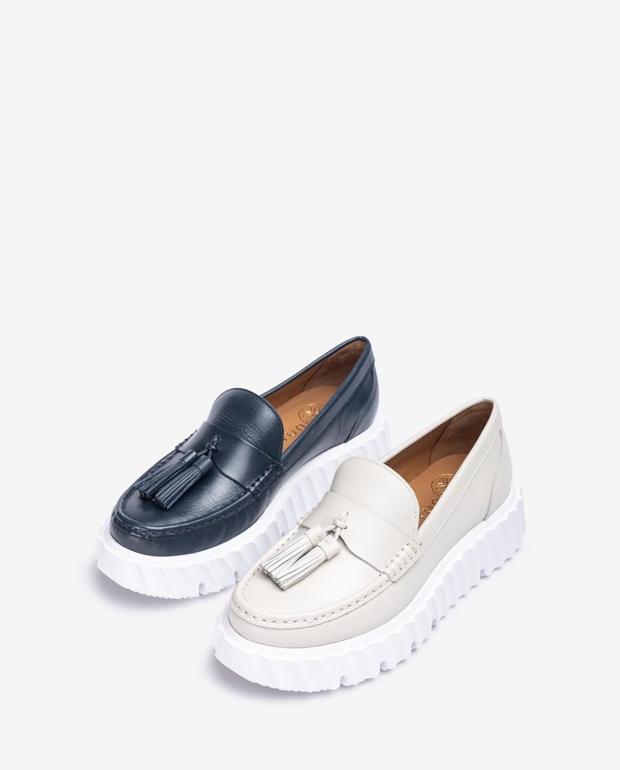 Unisa Mujer Mocasín con suela track y borlas - Azul