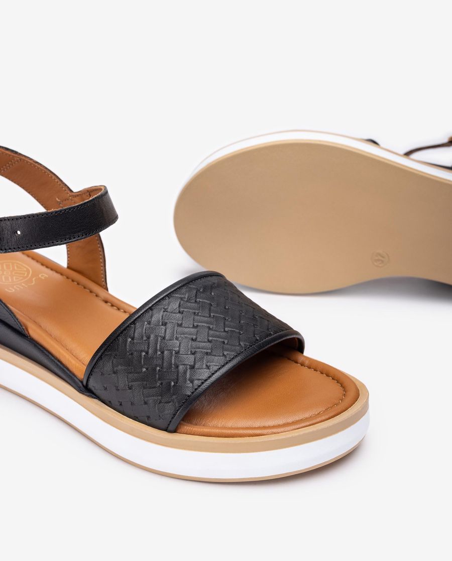 Unisa Mujer Sandalia con picados - Negro