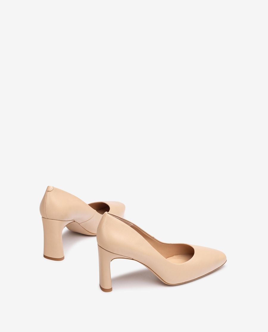 Unisa Mujer Salón de punta cuadrada - Beige