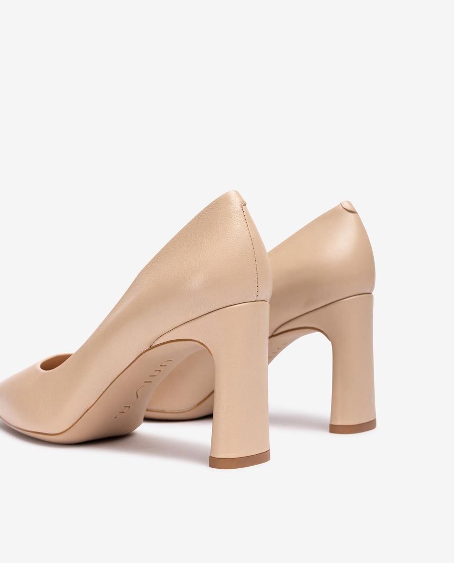 Unisa Mujer Salón de punta cuadrada - Beige