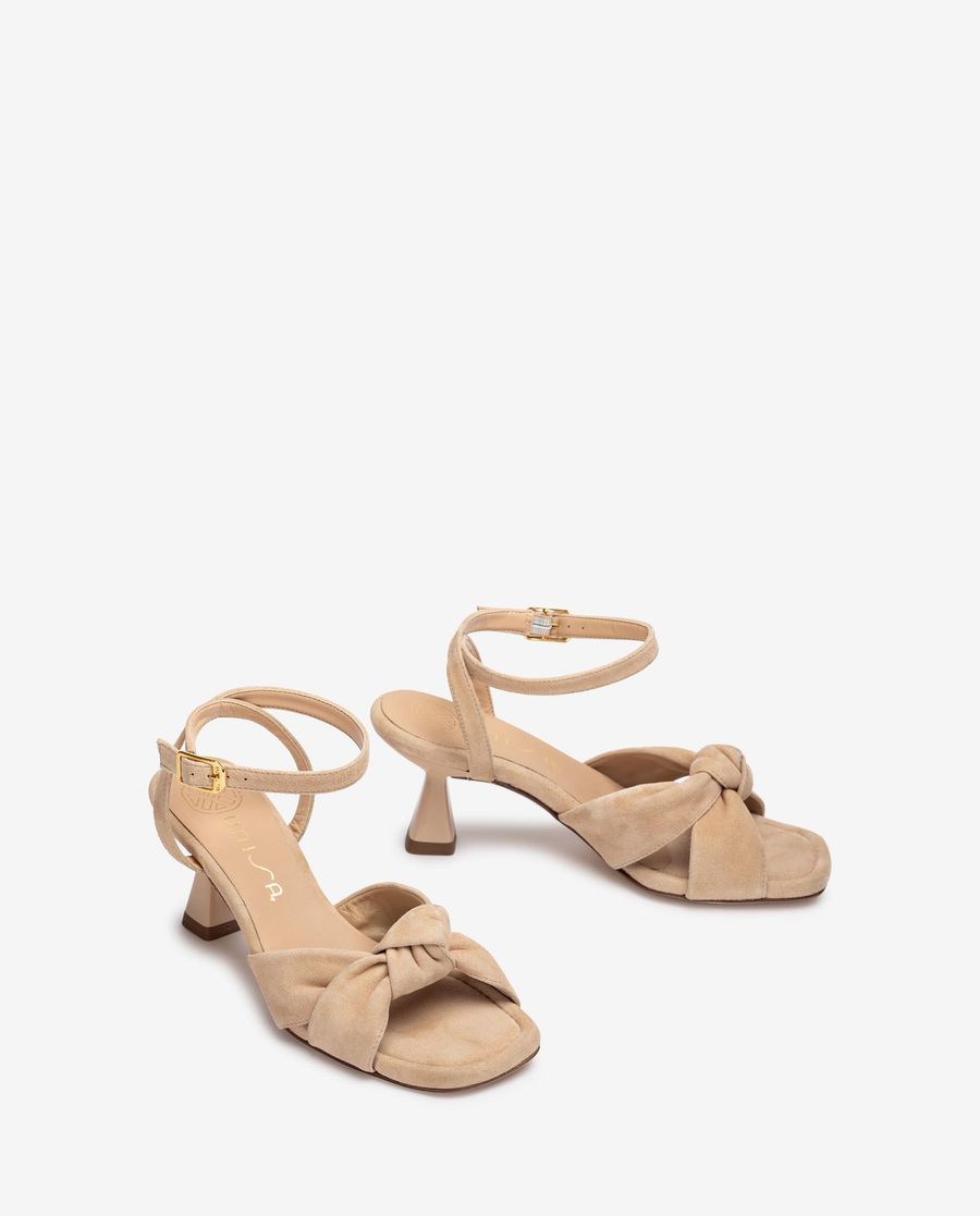 Unisa Mujer Sandalia con tiras anchas y nudo - Beige
