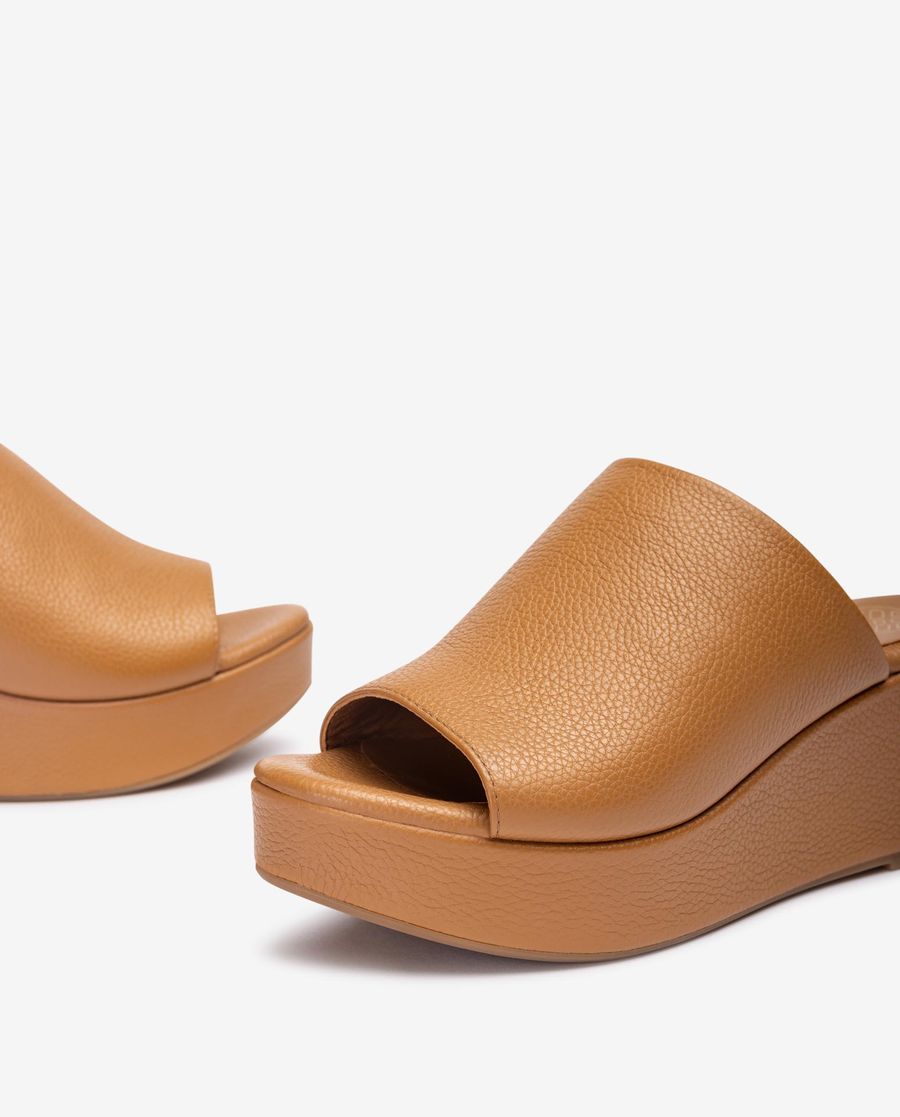Unisa Mujer Sandalia mule fabricada en piel - Marrón