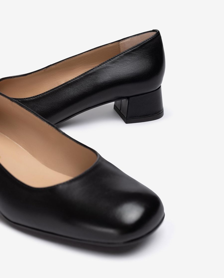 Unisa Mujer Salón de punta cuadrada - Negro