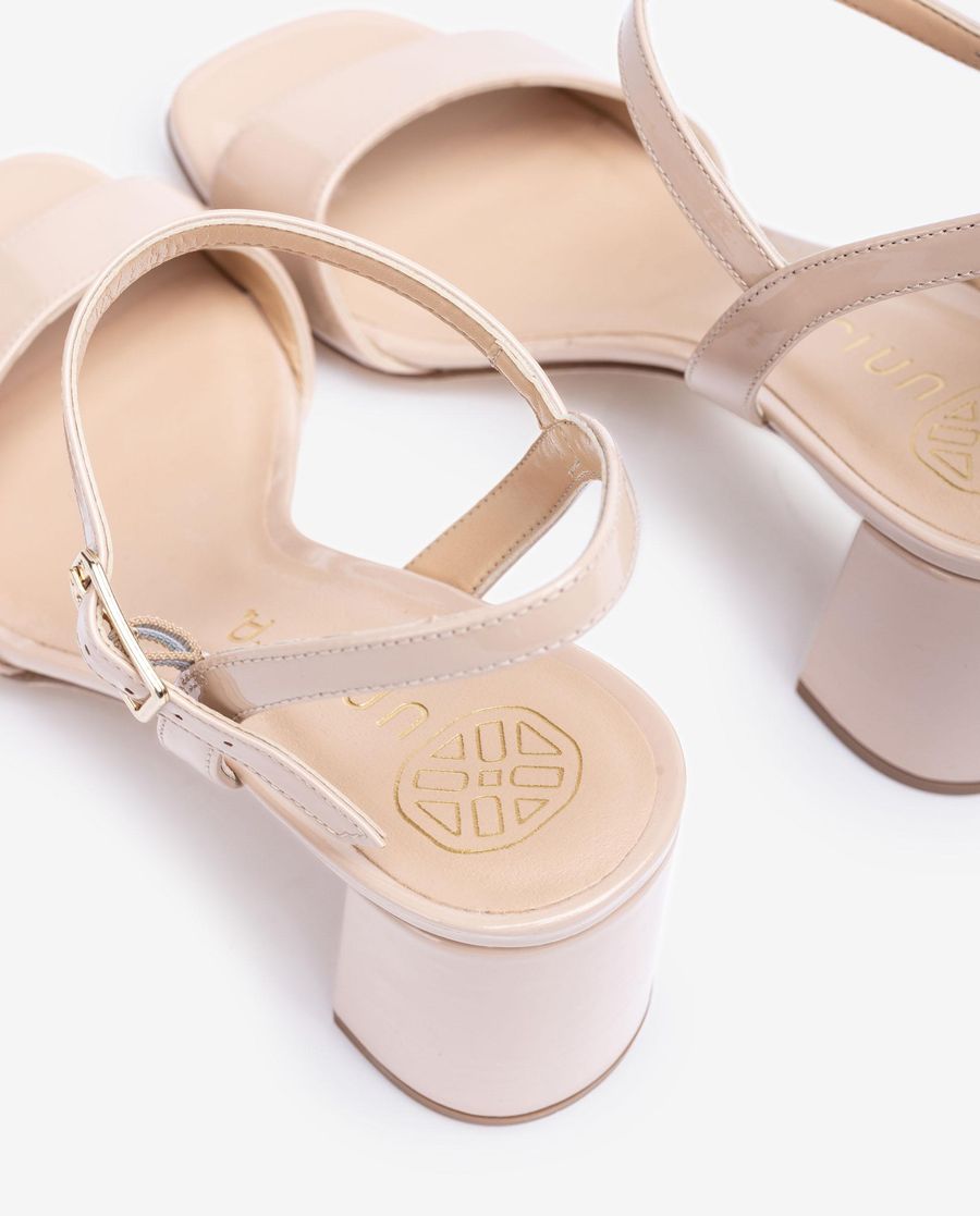 Unisa Mujer Sandalia de charol - Beige